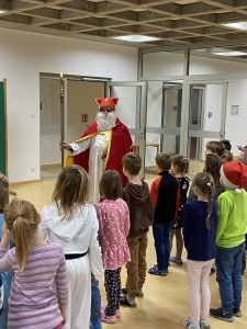 Der Nikolaus besuchte die Erstklässler